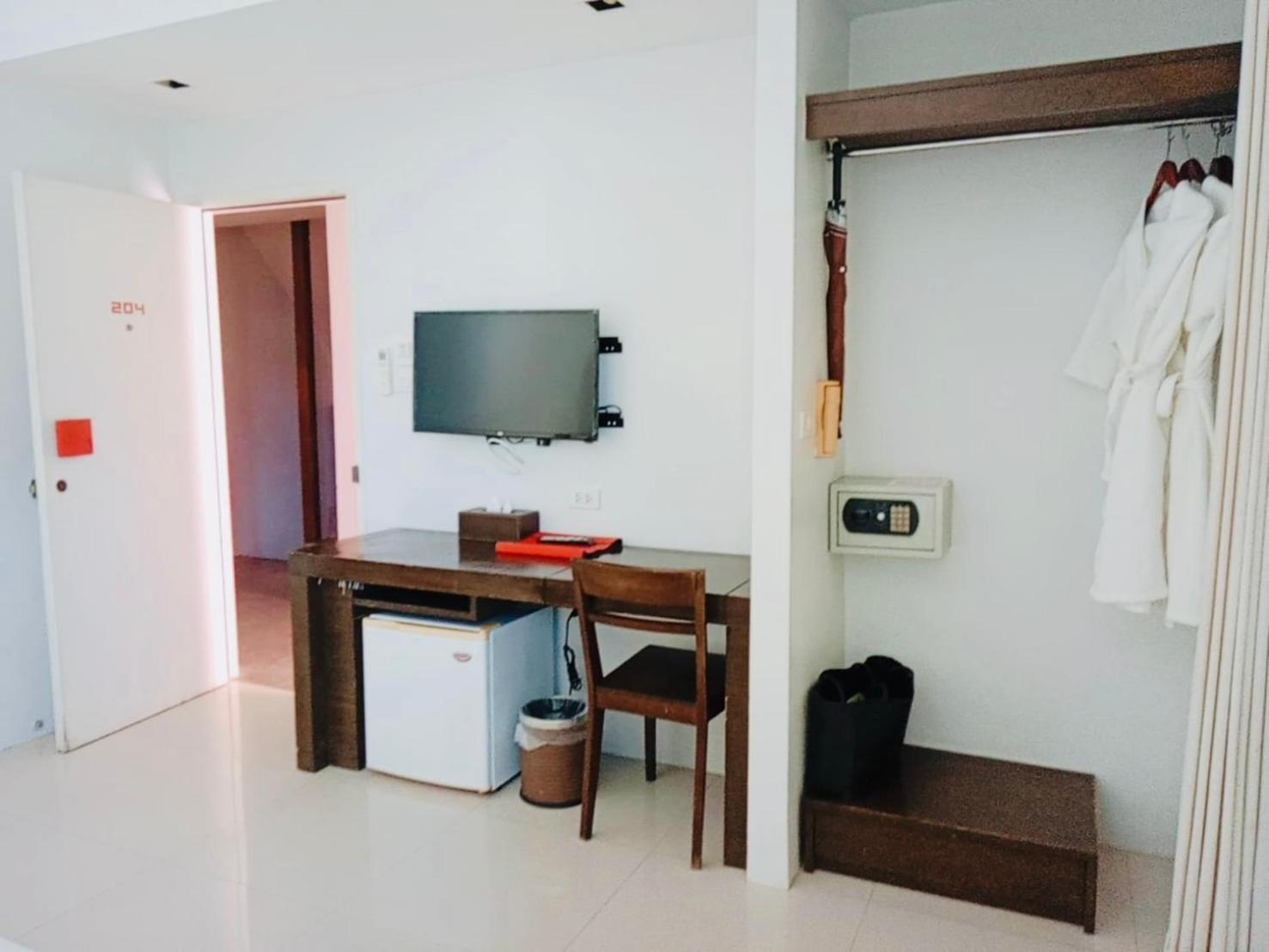 The Album Hotel Patong Exterior foto