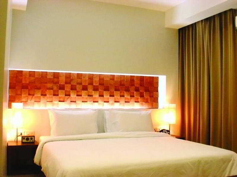 The Album Hotel Patong Zimmer foto